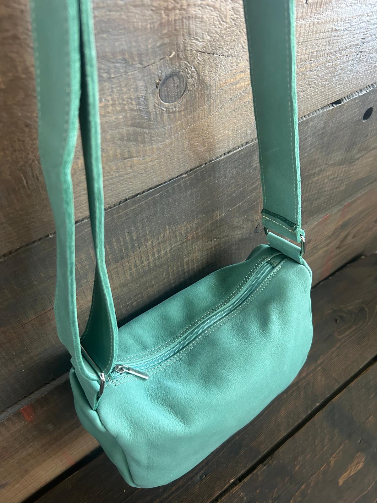 Carlotta - la nostra tracolla mezza luna - col. Turquoise