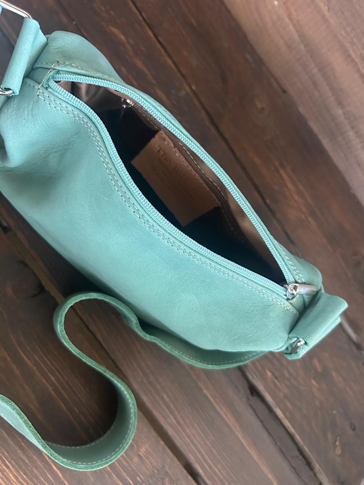 Carlotta - la nostra tracolla mezza luna - col. Turquoise