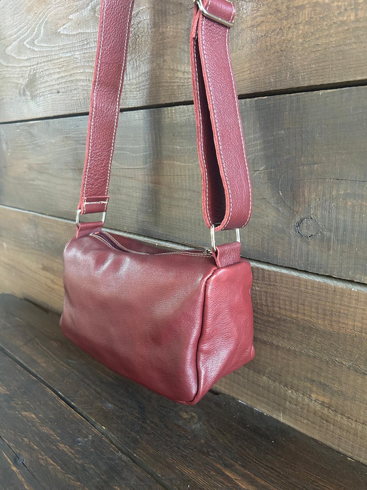 Carlotta - la nostra tracolla mezza luna - col. Maroon