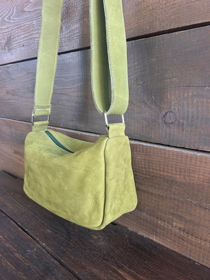 Carlotta - la nostra tracolla mezza luna - col. Khaki Green