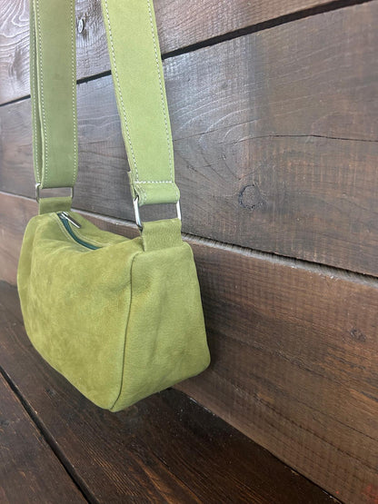 Carlotta - la nostra tracolla mezza luna - col. Khaki Green