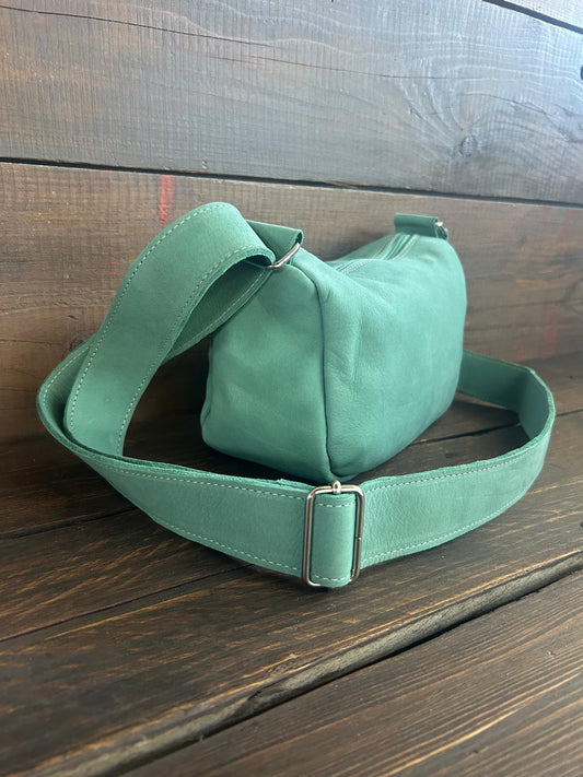 Carlotta - la nostra tracolla mezza luna - col. Turquoise